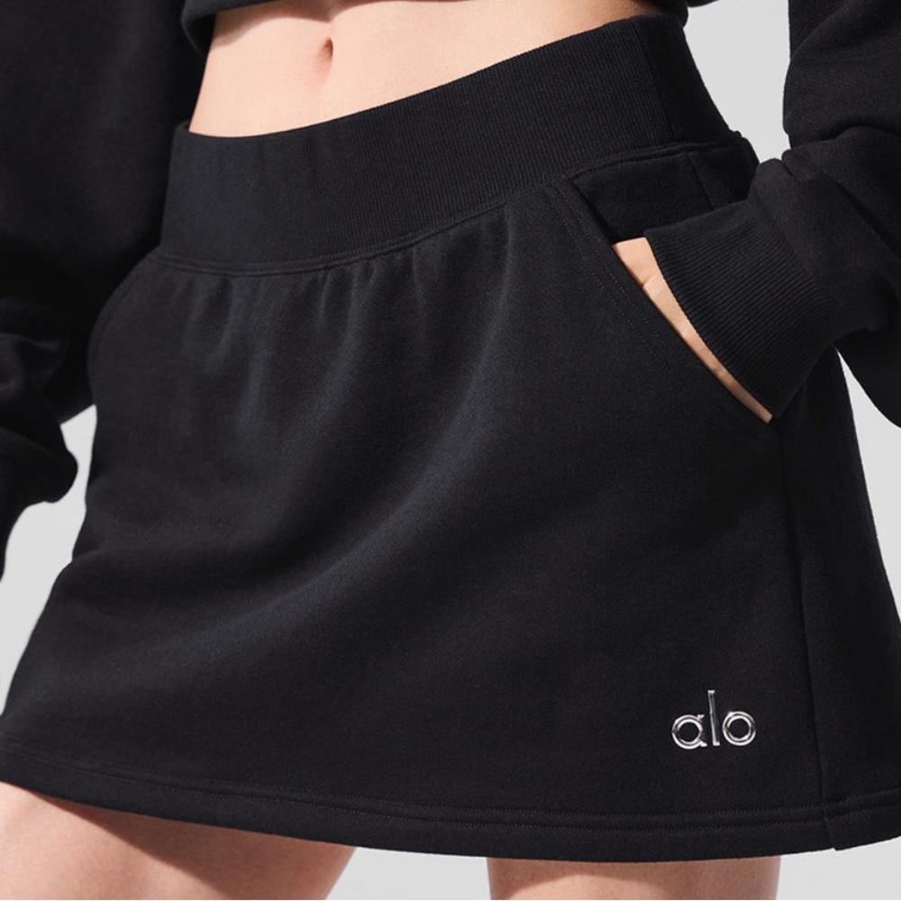 ALO ACCOLADE SKIRT- BLACK SOLD OUT ONLINE